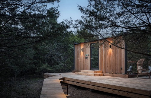 Bastrop House | The Bloom ÖÖD Mirror House (Austin)