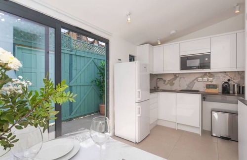 Bath Apartment | The Blue Door - Bath