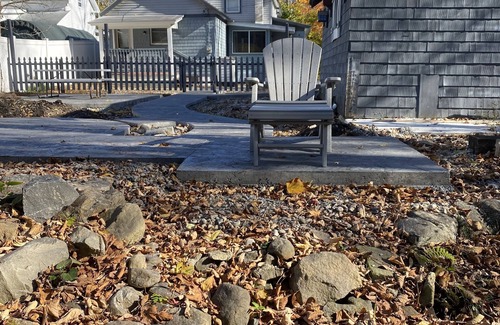 Bolton Landing House | The Blue Escape - Enjoy downtown by foot