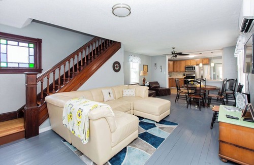 Wildwood House | The Blue Fig, 1.5 Blocks to Beach and Boardwalk, Fenced-in yard, Parking