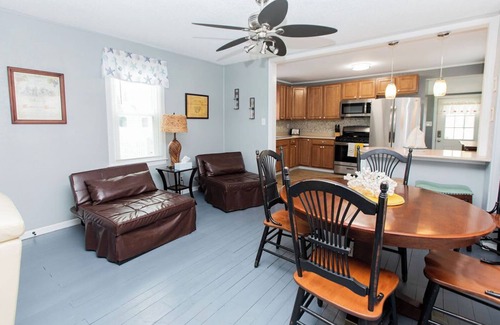 Wildwood House | The Blue Fig, 1.5 Blocks to Beach and Boardwalk, Fenced-in yard, Parking