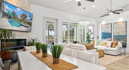 Palm Harbor House | The Blue Heron