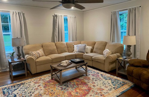 Thomson House | The Blue House - Available for Master’s Week