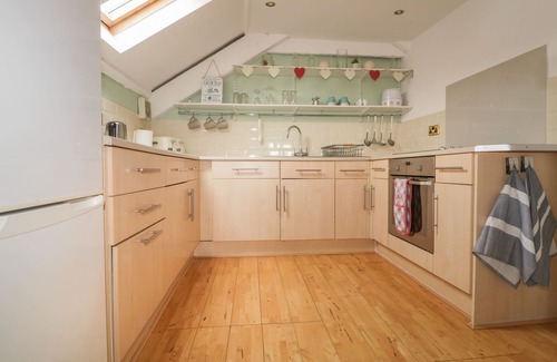 Tintagel Cottage | THE BLUE HOUSE, family friendly, with open fire in Tintagel