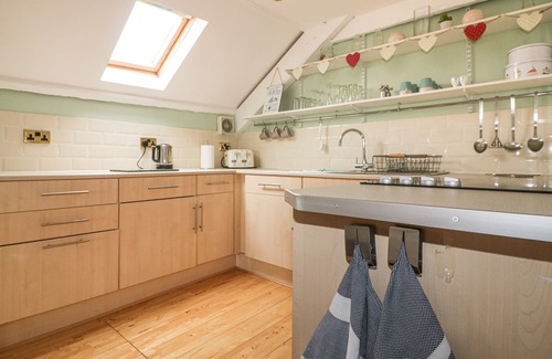 Tintagel Cottage | THE BLUE HOUSE, family friendly, with open fire in Tintagel