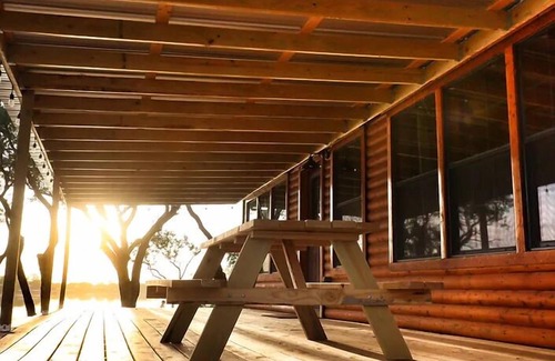 Graford Cabin | The Blue Lagoon Casita on Hubbard Shores