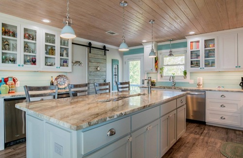Gulf Shores House | The Blue Oasis has most everything you need for large family gatherings in Gulf Shores, Alabama.