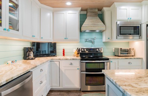 Gulf Shores House | The Blue Oasis has most everything you need for large family gatherings in Gulf Shores, Alabama.
