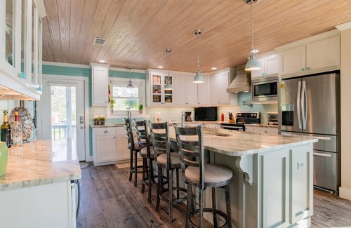 Gulf Shores House | The Blue Oasis has most everything you need for large family gatherings in Gulf Shores, Alabama.