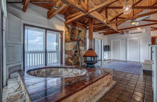 Cutthroat Harbor Estates House | The Blue Pearl: Spacious Open Water Retreat, Stunning Sunsets, Boat Bar, Room for Everyone & Fido!