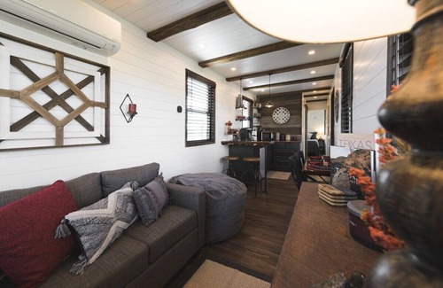 Waco House | *The Blue Ridge* Romantic! | *Hot Tub* | Fire Pit