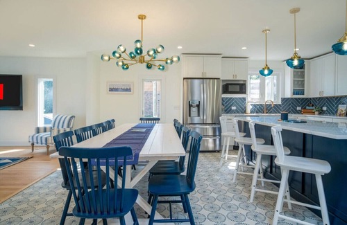 Fox Lake House | The “Blue Sapphire” 3BR/3BA Luxury Lakefront Home on Mineola Bay | Stunning Views on Chain O Lakes