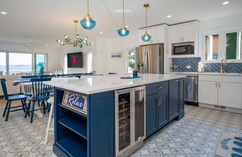 Fox Lake House | The “Blue Sapphire” 3BR/3BA Luxury Lakefront Home on Mineola Bay | Stunning Views on Chain O Lakes