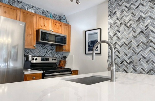 Whistler Condo | * The Bluebird * Village Stroll View w/Hot Tub