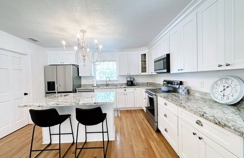 Robert House | The Bluehouse In Robert - An Elegant Country Getaway