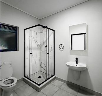 Tshwane House | THE BLYDE CRYSTAL LAGOON F&S LUxurious Apartment 3bed
