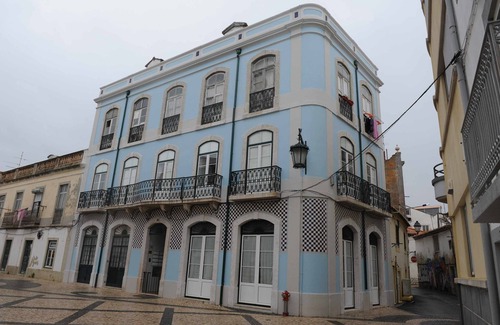 Seixal Apartment | THE BOAT Apartment Theme