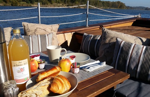 La Chapelle-aux-Naux Cabin | The Boat House Family - La TOUE REINE & SPA