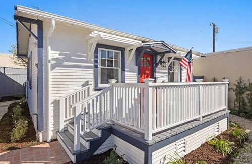 Ventura House | The Boat House at The Birdbath Bungalows
