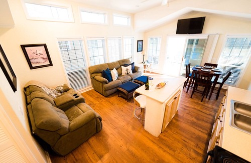 Bainbridge Boat Rental | "The Boathouse" on Flint River @ Bainbridge Marina