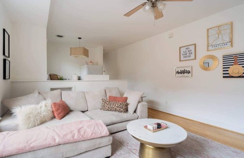 Overlook Apartment | The Bohemian Spirit - Live Music, Eateries, Bars
