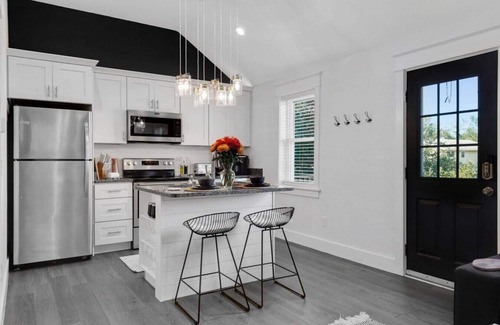Colington Apartment | The BoHo Bungalow - Updated Space Close To Beach!