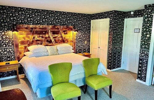 Warrensburg Hotel | The Bond Inn Room #5