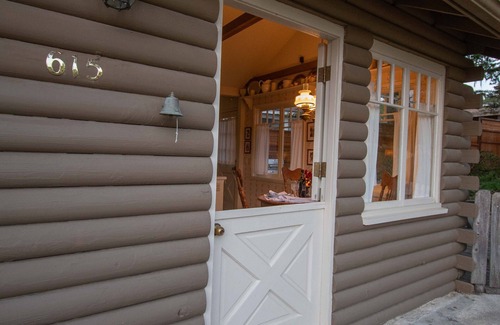 Happy Hill House | The Bonny Cottage By the Sea