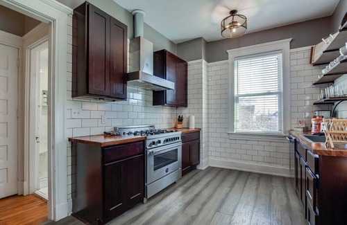 Bonnycastle House | The Bonnycastle 6BR New Orleans Speakeasy Hot Tub, Private Backyard & Playground