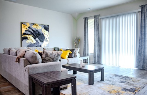 Norman House | The Boomer Nest in Norman. nSpacious 4-bedrooom home. Safe & Quiet surroundings