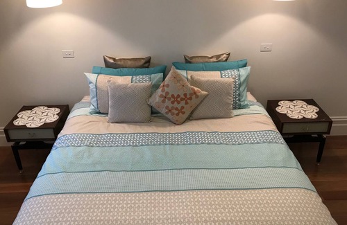 Williamstown Apartment | The Botanic Apartments, Williamstown - Walk to the beach, easy access to the Cit