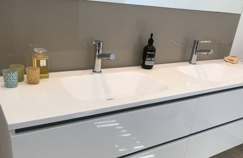 Williamstown Apartment | The Botanic Apartments, Williamstown - Walk to the beach, easy access to the Cit