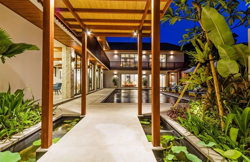 Central Seminyak Villa | THE BOTANICAL 6 BED LUXURY 900 meter from beach