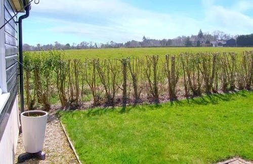 New Forest District Cottage | THE BOTHY, with open fire in Boldre