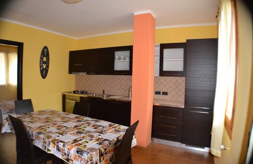 La Maddalena Apartment | "THE BOUGANVILLE" Apartment near downtown and marina