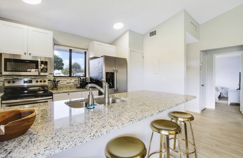 Palm Beach Gardens Cottage | “The Bougie Bungalow” PGA National Club Cottage, newly renovated, new on market