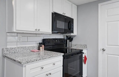 Shelby Park House | The Bourb-Inn|3 Bed|Shelby Park