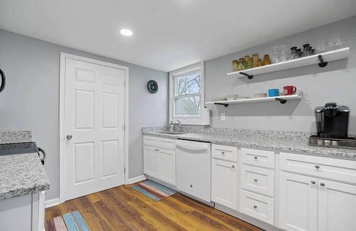 Shelby Park House | The Bourb-Inn|3 Bed|Shelby Park