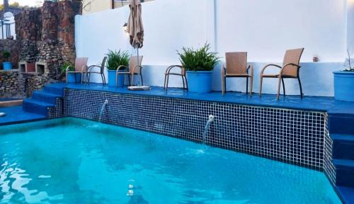 Pretoria Hotel | The Bowenite
