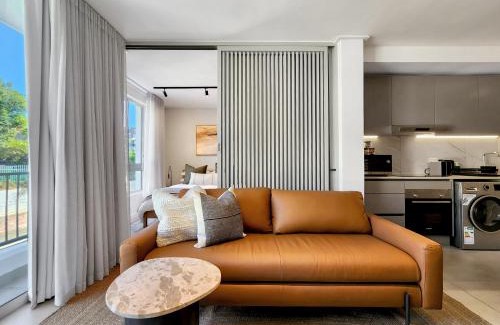 Green Point Apartment | The Braemar - The Blom Collection