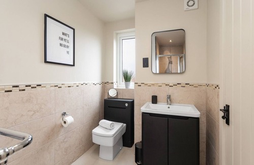 Glenrothes Apartment | The Bramble @ The Balfour by Coorie Doon Stays