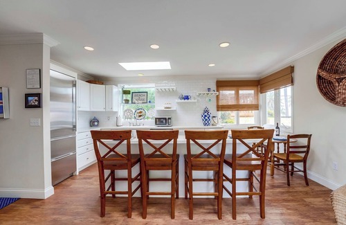 Beach Barber Tract House | The Breakers 1 | 2BR Home Walk to Windansea Beach