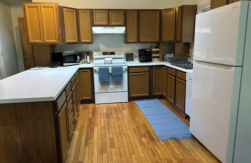 Clayton Cottage | The Brewster Cottage - Charming 4-bedroom cottage in Clayton with AC