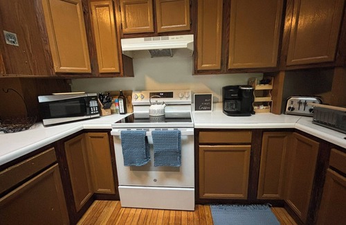 Clayton Cottage | The Brewster Cottage - Charming 4-bedroom cottage in Clayton with AC