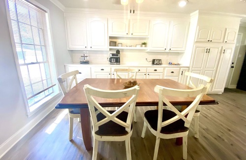 Alexandria House | The Briarcliff - 4 bedroom/3 bath home with back patio and large back deck