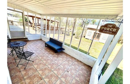 Alexandria House | The Briarcliff - 4 bedroom/3 bath home with back patio and large back deck
