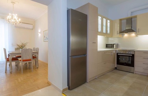 Old Town Apartment | The Bright Suite - elegant, fully renovated, with lift, air conditioning apt