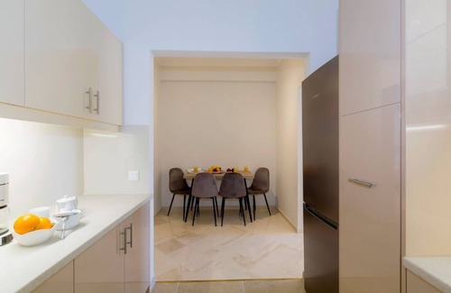 Old Town Apartment | The Bright Suite - elegant, fully renovated, with lift, air conditioning apt