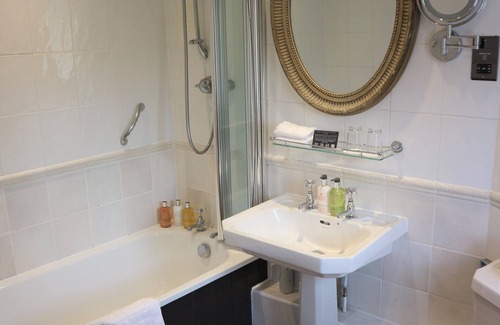 Broadway Hotel | The Broadway Hotel
