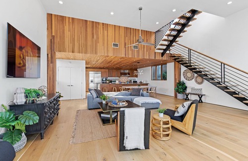 Venice Villa | The Broadway - Loft Style Living in the Heart of Venice